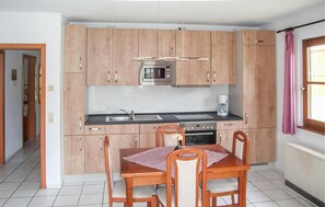 Kühlschrank, Herdplatte, Geschirrspüler