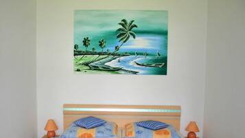 2 Schlafzimmer, Reisekinderbett, Bettwäsche