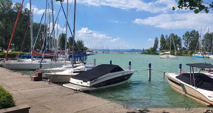 Appartement de vacances avec un beau jardin et une grande terrasse