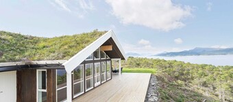4 bedroom lovely home in Kvisvik