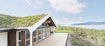 4 bedroom lovely home in Kvisvik