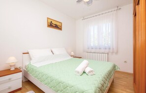 1 bedroom, free WiFi, bed sheets