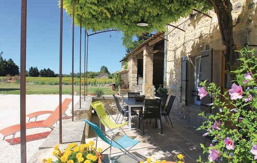 3 bedroom awesome home in Pernes les Fontaines