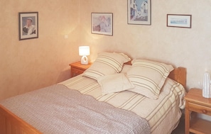 2 chambres, lit de bébé portatif, literie fournie