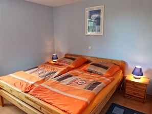 3 chambres, lit parapluie, Wi-Fi, draps fournis