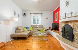 Fernseher, Kamin, DVD-Player, Stereoanlage