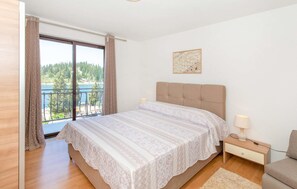 2 bedrooms, free WiFi, bed sheets - Lovely apartment in Blace with WiFi (Blace)