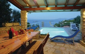 Outdoor dining - Amazing home in Prigradice with WiFi (Prigradice)