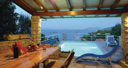 4 makuuhuonetta omaisuutta Prigradice