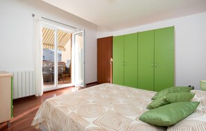 2 camere, culla da viaggio, Wi-Fi gratuito, lenzuola