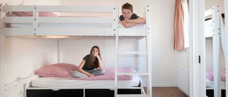 3 bedrooms, WiFi, bed sheets