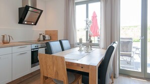 Kjøleskap, mikrobølgeovn, ovn og oppvaskmaskin