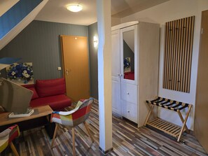 Unclassified image, 2 of 18, button