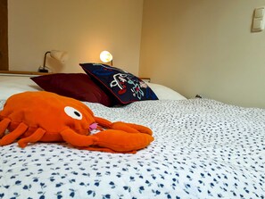 Unclassified image, 2 of 19, button