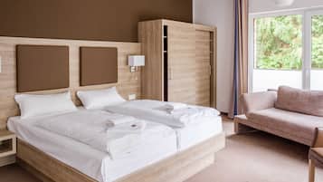 1 bedroom, in-room safe, desk, travel crib