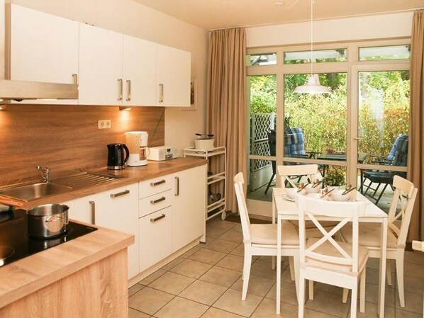 Fridge, oven, dishwasher