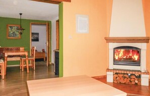 Interior - Gorgeous home in Gleima with kitchen (Gleima)