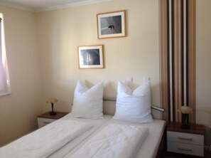 1 soverom, reiseseng for barn og sengetøy