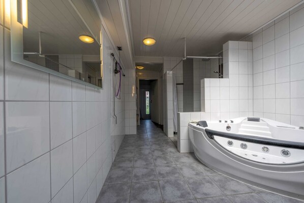 Unclassified image, 1 of 19, button