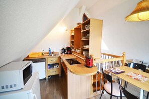 Kühlschrank, Mikrowelle, Geschirrspüler