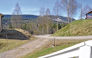 Property grounds - 3 bedroom lovely home in Sysslebäck (Sysslebäck)