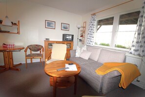 TV - FW 2 - Apartments Blum (Sassnitz)