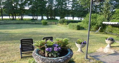 Ferienhaus am Wasser (64534)