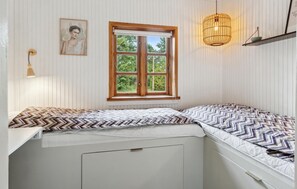 3 bedrooms, travel cot, free WiFi