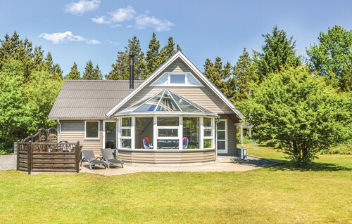 Nice home in Blåvand with kitchen