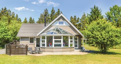 Nice home in Blåvand with kitchen