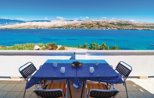 Cozy apartment in Pag with kitchen