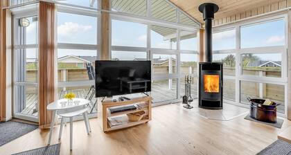 Amazing home in Vestervig with kitchen