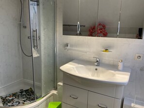 Unclassified image, 5 of 15, button