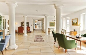 المنشأة من الداخل