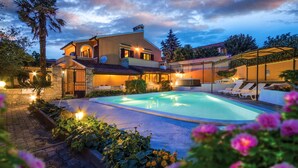 Pool - Nice apartment in Pula with sauna (Pula)