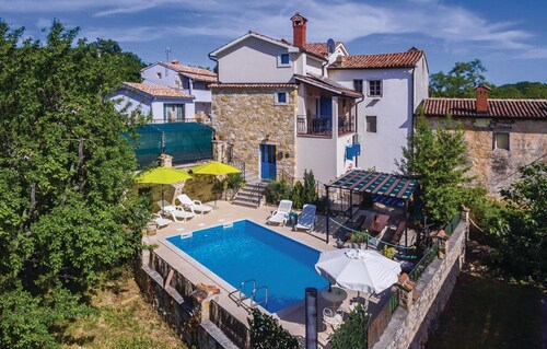 2 bedroom amazing home in Kamena Vas