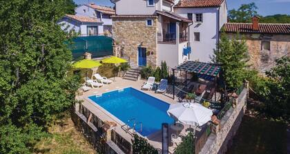 2 bedroom amazing home in Kamena Vas