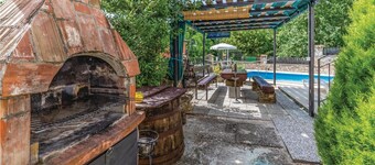 2 bedroom amazing home in Kamena Vas