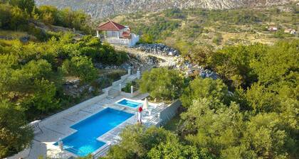 Schönes Haus mit 10 Schlafzimmern in.