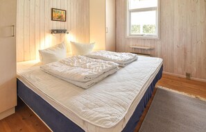 4 bedrooms, travel cot, free WiFi