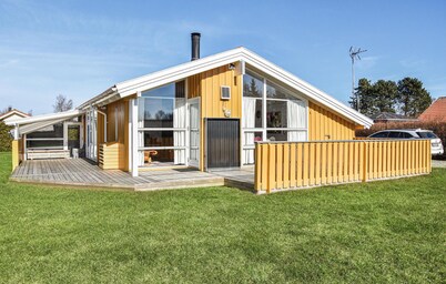 Cozy home in Otterup with sauna