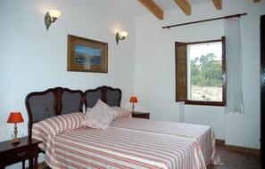3 bedrooms, travel crib, free WiFi, bed sheets