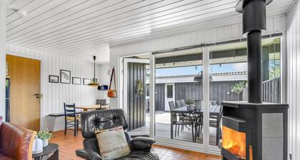 4 bedroom nice home in Sydals