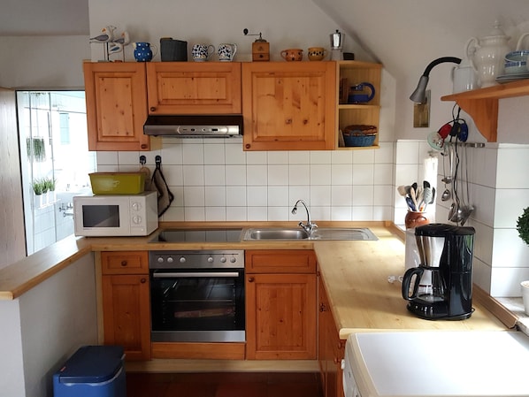 Køleskab, mikrobølgeovn, ovn, opvaskemaskine