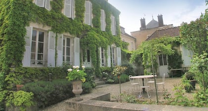 Cozy home in Chablis with WiFi