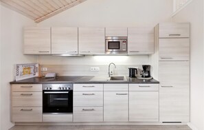 Kühlschrank, Herdplatte, Geschirrspüler