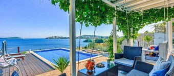 Beach Villa Sea Edge -  beachFront villa for 12 with direct access to the beach by MyWaycation