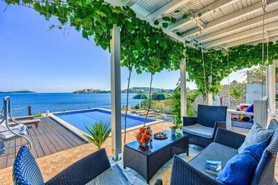 Beach Villa Sea Edge -  beachFront villa for 12 with direct access to the beach by MyWaycation