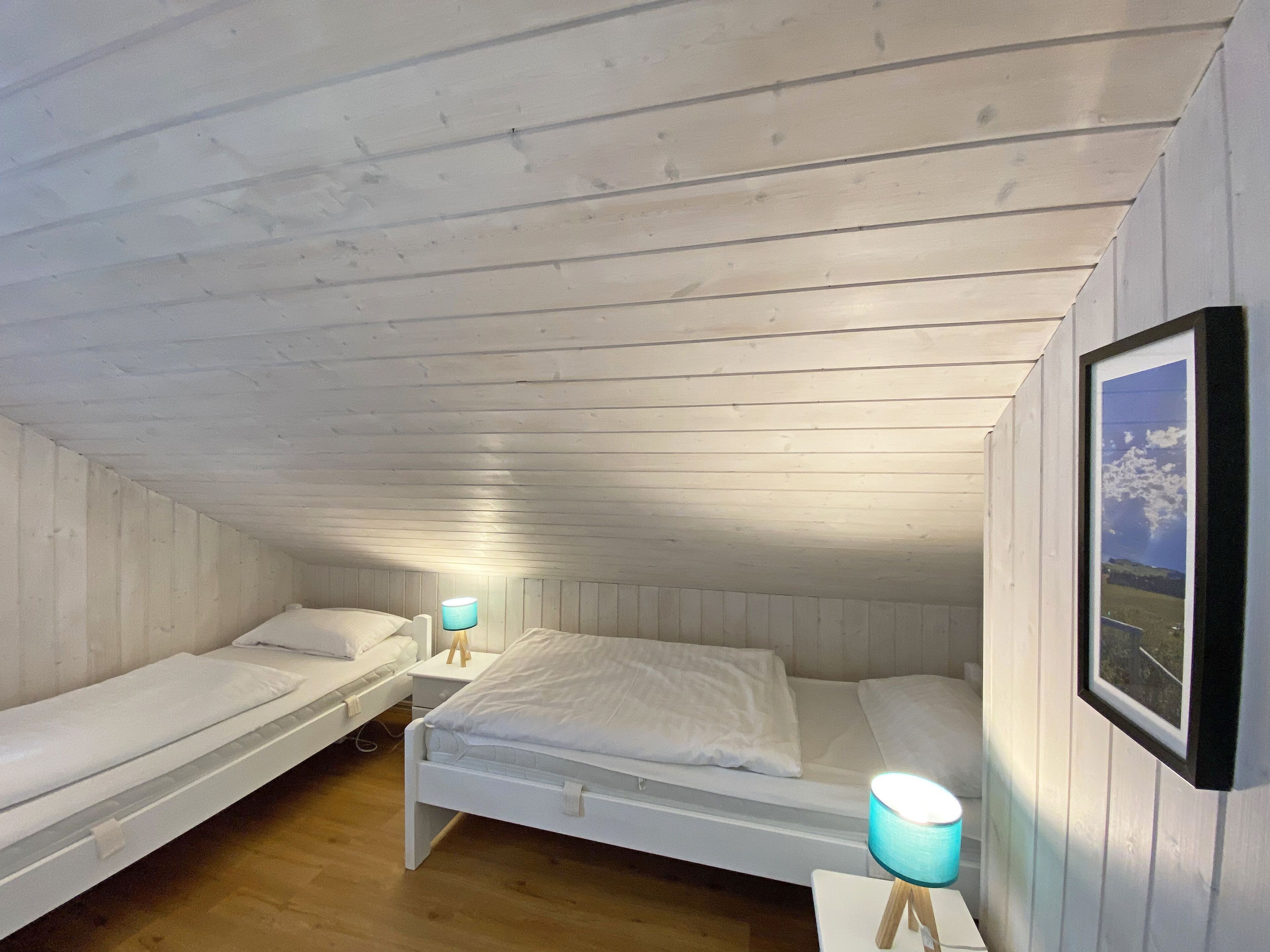 3 bedrooms, travel crib, WiFi