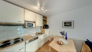 Kühlschrank, Mikrowelle, Geschirrspüler